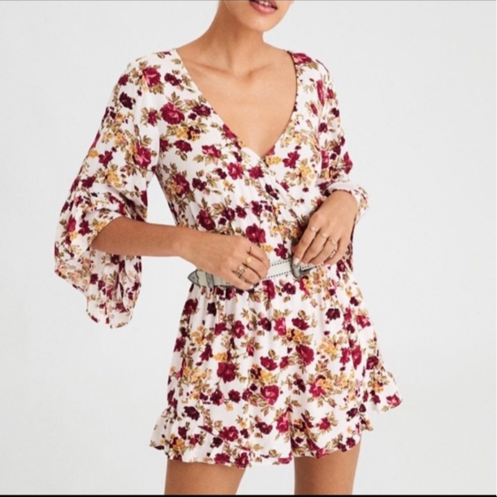 American Eagle Flowy Floral Romper
